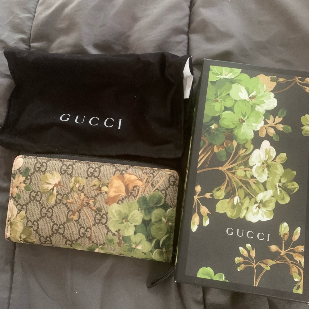 Authentic Gucci wallet -